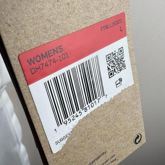 Nike PSG Jordan 2023 Women’s 4th Jersey Size L White DH7474-101 Paris Saint-Germ - Picture 4 of 8